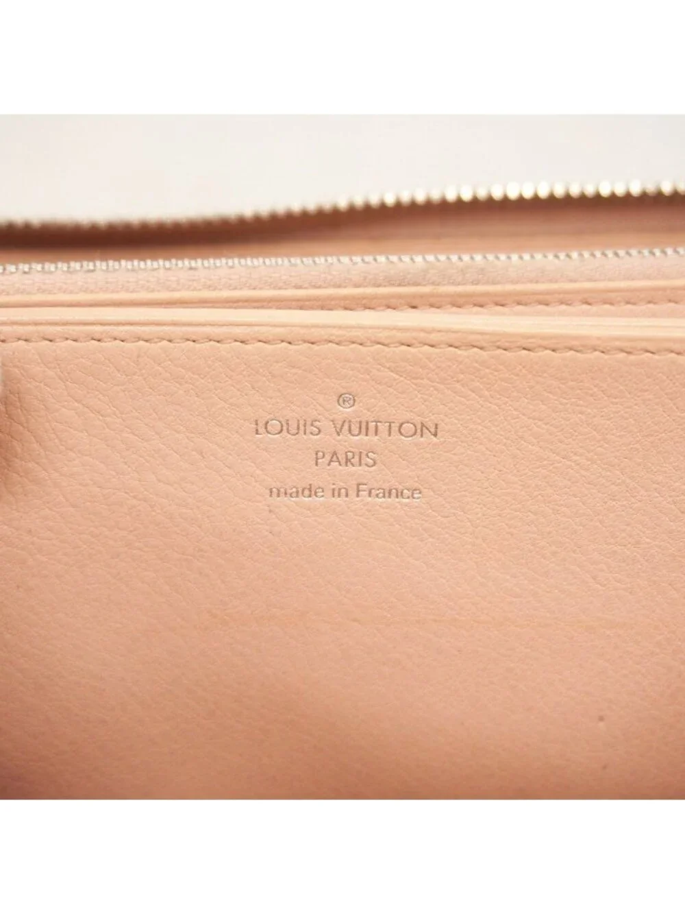 Louis Vuitton Wallet Mahina Zippy Magnolia